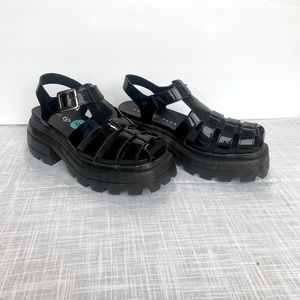 Katie Perry- The Geli Combat Fisherman Sandals